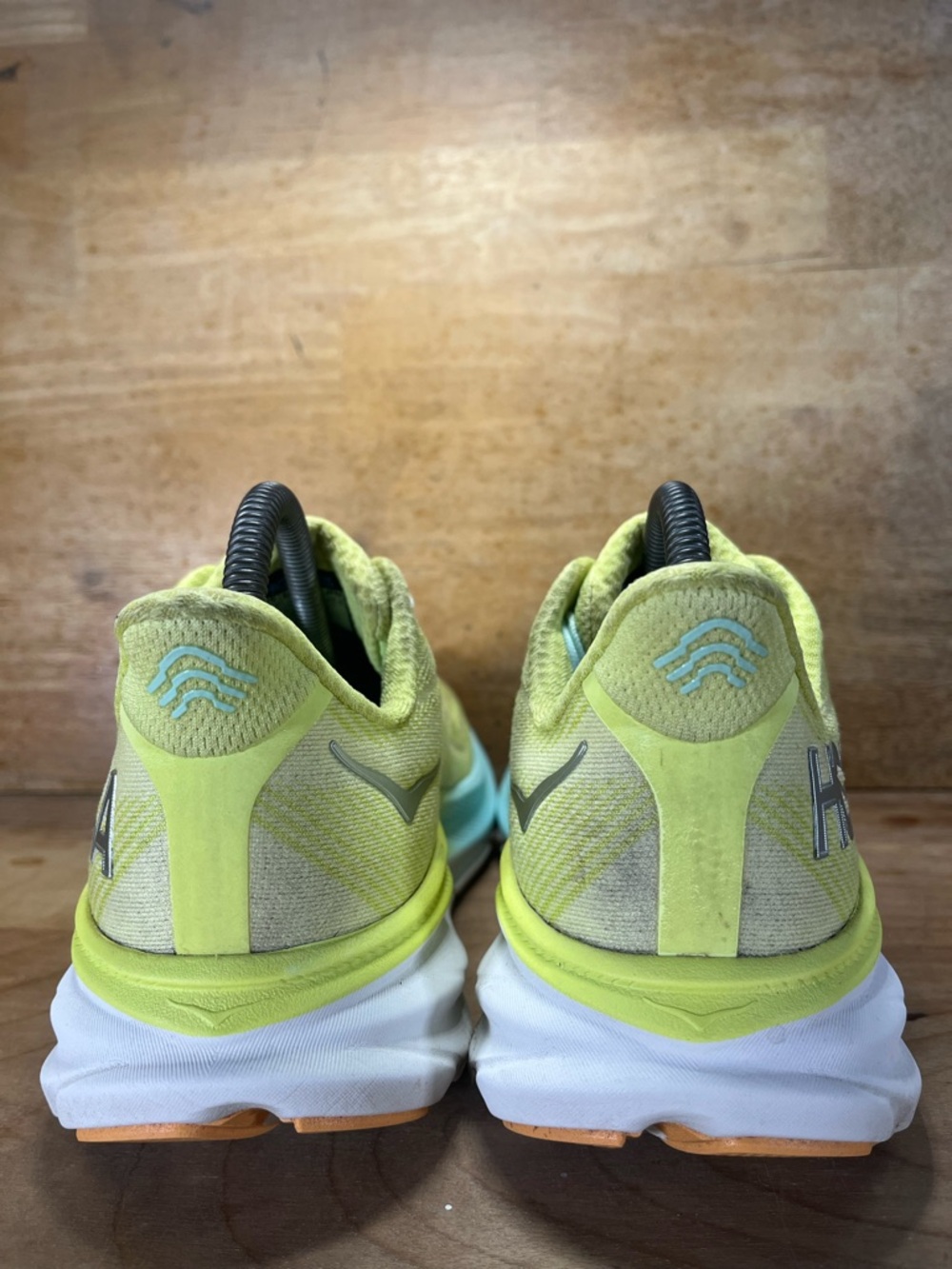 Hoka One One Clifton 9 Womens Size 8.5 Running Shoes Sneakers Citrus Glow - Picture 5 of 12